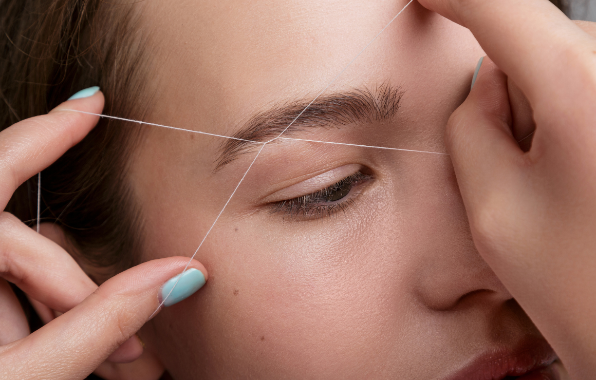 Full Face ( Eyebrow, Lip, Chin, Sides) (Threading)